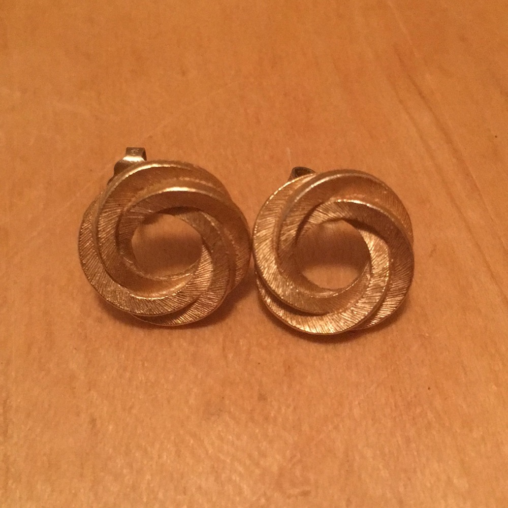 Avon | Circular Stud Earrings